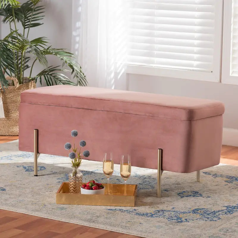 Ławka do przechowywania Rockwell Contemporary Glam&Luxe z aksamitną tapicerką i metalową podstawą